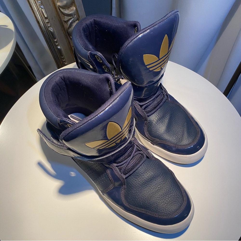 Adidas ORIGINALS Adirise Men’s High Top Sneakers Midn Blue & Gold Details 10.5 - Picture 2 of 9
